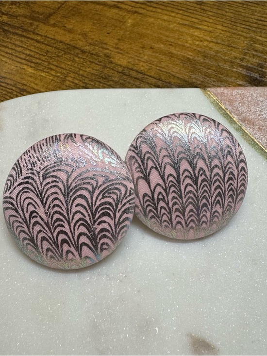 unbranded Jewelry - Vintage Pink & Silver Marbled Button Earrings – Retro Statement Studs